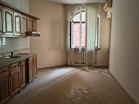 9 otaqlı ofis - Gənclik m. - 350 m²