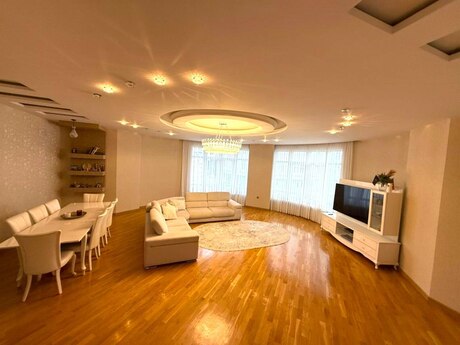 Elan №5709591 - Bakı, Nizami m., 4 otaqlı, 242 m², 3/19 mərtəbə