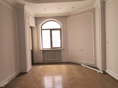 4-комн. офис - м. Гянджлик - 175 м²