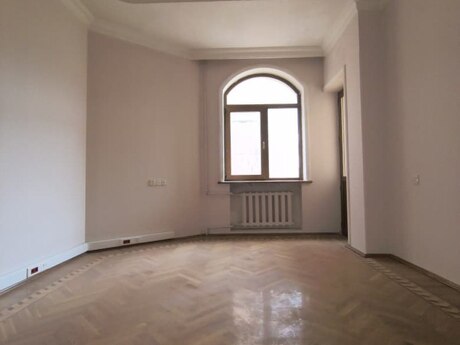 4-комн. офис - м. Гянджлик - 175 м²