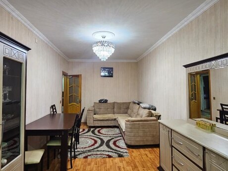 4 otaqlı köhnə tikili - Qaraçuxur q. - 100 m²