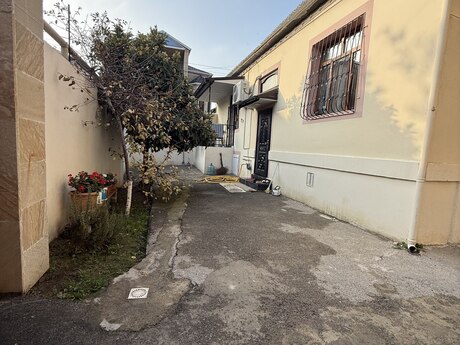 5 otaqlı həyət evi/bağ evi - Xətai r. - 150 m²