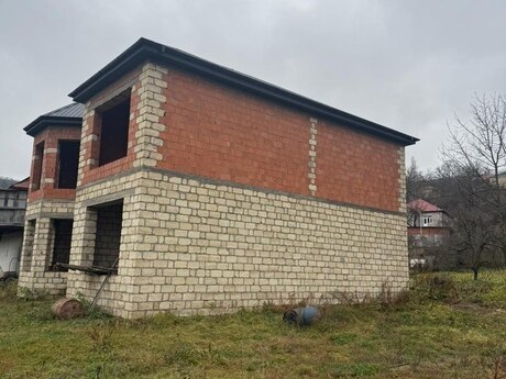 8 otaqlı həyət evi/bağ evi - Quba - 260 m²