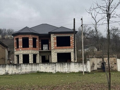 8 otaqlı həyət evi/bağ evi - Quba - 260 m²