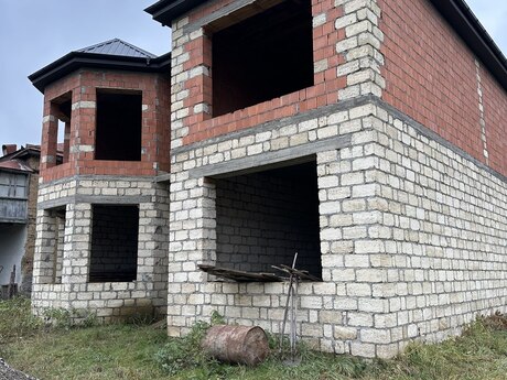 8 otaqlı həyət evi/bağ evi - Quba - 260 m²