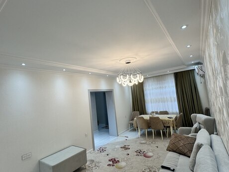 5 otaqlı həyət evi/bağ evi - M.Ə.Rəsulzadə q. - 200 m²