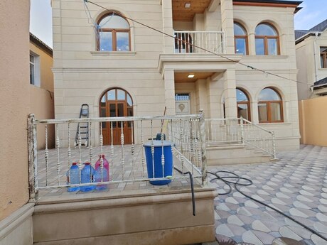 6 otaqlı həyət evi/bağ evi - Bakıxanov q. - 254 m²