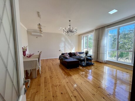 7 otaqlı həyət evi/bağ evi - Xırdalan - 380 m²