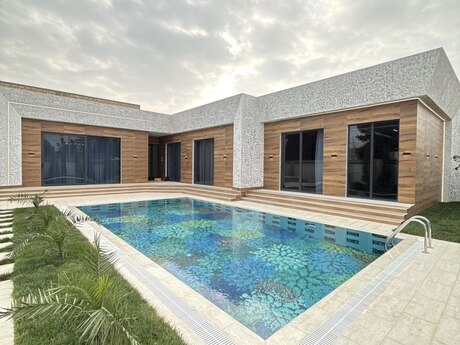 5 otaqlı həyət evi/bağ evi - Şüvəlan q. - 250 m²