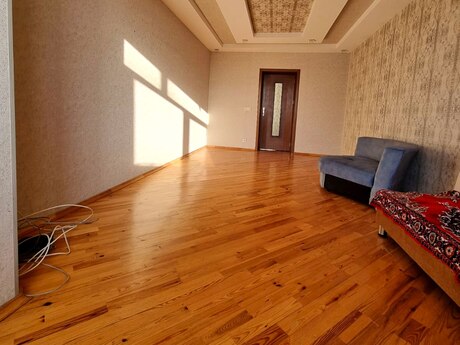 3 otaqlı köhnə tikili - Qara Qarayev m. - 76 m²