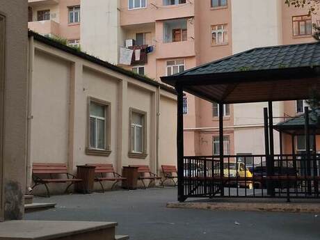 4 otaqlı köhnə tikili - Günəşli q. - 100 m²