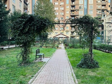 Elan №5711778 - Bakı, Gənclik m., 3 otaqlı, 165 m², 1/12 mərtəbə