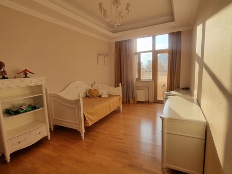 4 otaqlı mənzil, 185 m², Nəsimi: 530 000 ₼ 2