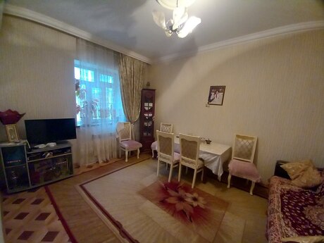 3 otaqlı həyət evi/bağ evi - Əhmədli q. - 70 m²
