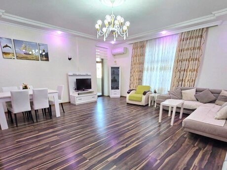 Elan №5711921 - Bakı, Nizami m., 3 otaqlı, 175 m², 8/23 mərtəbə