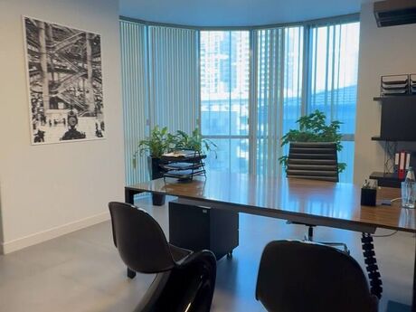 Elan №5712693 - Bakı, 28 May m., 4 otaqlı, 190 m²