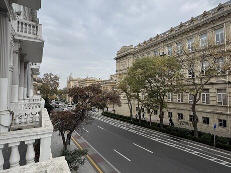 3 otaqlı köhnə tikili - İçəri Şəhər m. - 200 m²