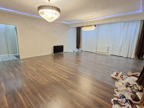 4 otaqlı yeni tikili - Xətai r. - 146 m²