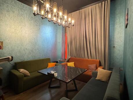 Elan №5713491 - Bakı, 8 Noyabr m., 330 m²