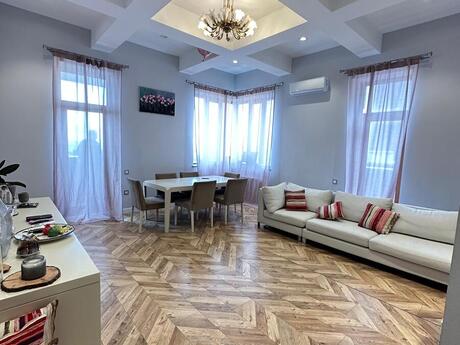 Elan №5713788 - Bakı, Nərimanov r., 3 otaqlı, 155 m², 15/17 mərtəbə