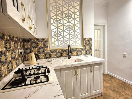 2-room apartment, 65,5 m², 8 Noyabr: 250 000 ₼ 5