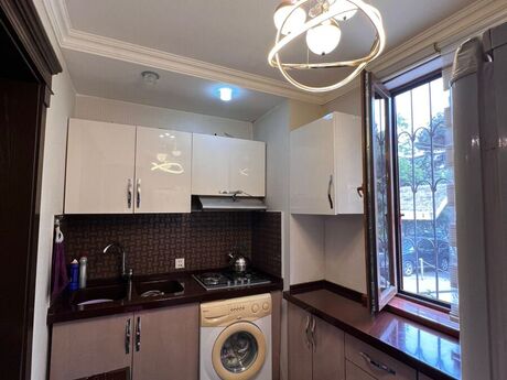 2 otaqlı köhnə tikili - Memar Əcəmi m. - 40 m²
