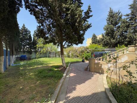 8 otaqlı həyət evi/bağ evi - Badamdar q. - 320 m²