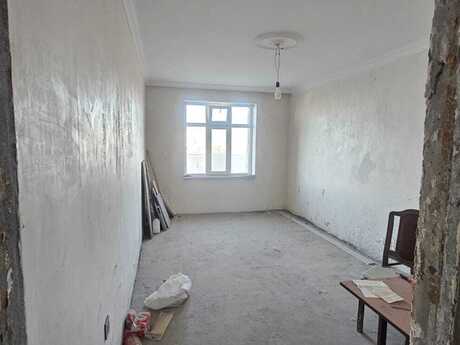 5 otaqlı köhnə tikili - Azadlıq Prospekti m. - 121 m²