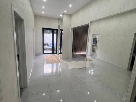 4 otaqlı həyət evi/bağ evi - Mərdəkan q. - 250 m²