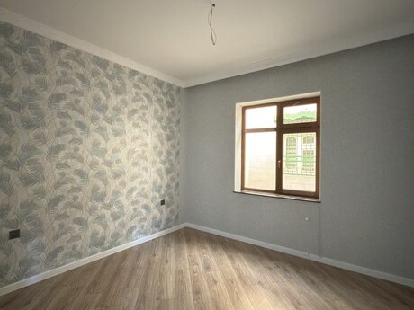 6 otaqlı həyət evi/bağ evi - Bakıxanov q. - 270 m²