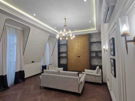 4 otaqlı yeni tikili - Ağ şəhər q. - 130 m²