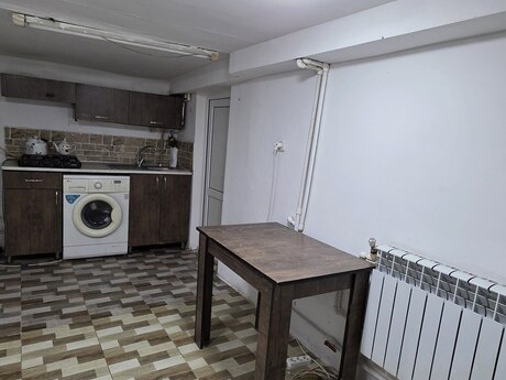 1 otaqlı köhnə tikili - Elmlər Akademiyası m. - 40 m²