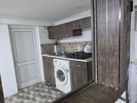 1 otaqlı köhnə tikili - Elmlər Akademiyası m. - 40 m²