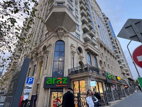 4 otaqlı yeni tikili - 28 May m. - 241.9 m²