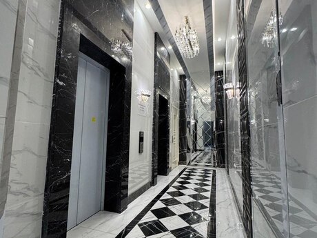 4 otaqlı yeni tikili - 28 May m. - 241.9 m²