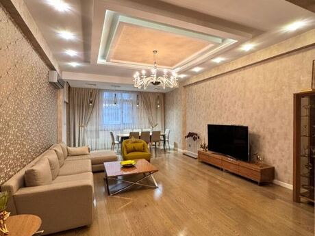 Elan №5717187 - Bakı, Elmlər Akademiyası m., 4 otaqlı, 168 m², 16/22 mərtəbə