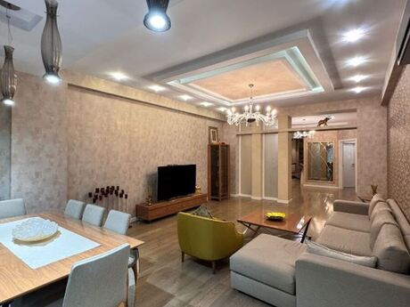 4 otaqlı yeni tikili - Elmlər Akademiyası m. - 168 m²