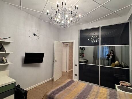 4 otaqlı yeni tikili - Elmlər Akademiyası m. - 168 m²