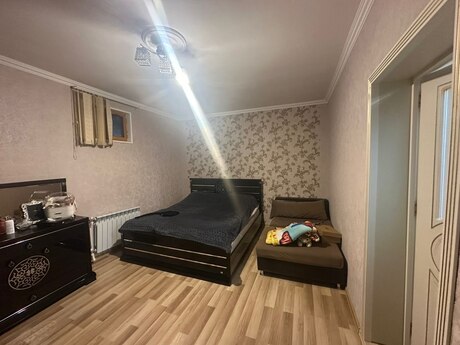 4 otaqlı həyət evi/bağ evi - 9-cu mikrorayon q. - 230 m²