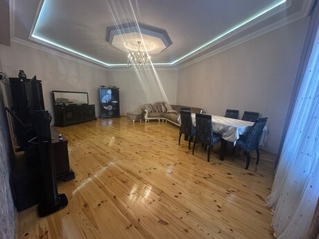 4 otaqlı həyət evi/bağ evi - 9-cu mikrorayon q. - 230 m²