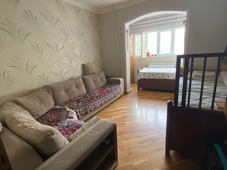 4 otaqlı köhnə tikili - Biləcəri q. - 100 m²