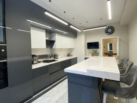 3 otaqlı yeni tikili - 8 Noyabr m. - 150 m²