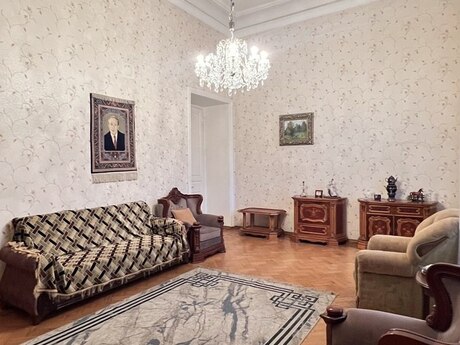 5 otaqlı köhnə tikili - İçəri Şəhər m. - 190 m²