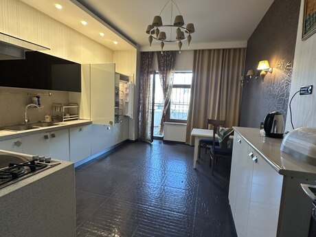 4-room apartment, 202 m², Sahil: 680 000 ₼ 5