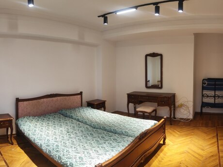 2 otaqlı köhnə tikili - Nəsimi r. - 50 m²