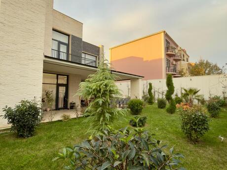 8 otaqlı həyət evi/bağ evi - Badamdar q. - 400 m²