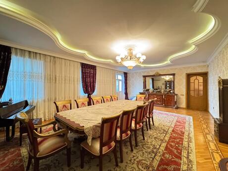 9 otaqlı həyət evi/bağ evi - Elmlər Akademiyası m. - 400 m²