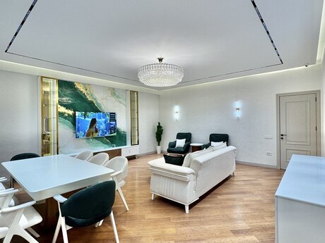 4 otaqlı yeni tikili - 8 Noyabr m. - 145 m²