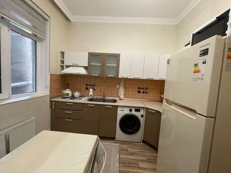 5 otaqlı həyət evi/bağ evi - Həzi Aslanov q. - 300 m²