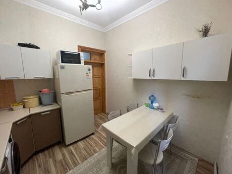 5 otaqlı həyət evi/bağ evi - Həzi Aslanov q. - 300 m²
